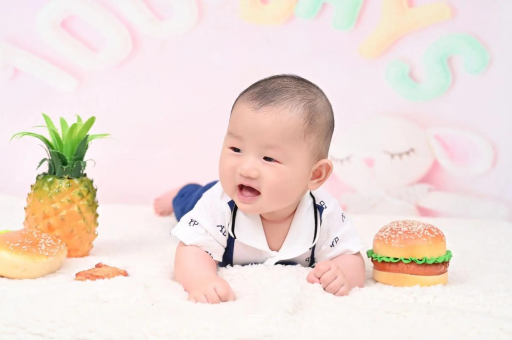 西安宝宝在妈妈肚子里